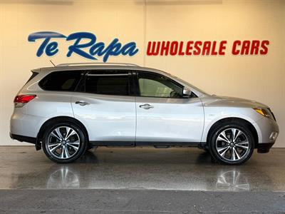 2014 Nissan PATHFINDER - Thumbnail