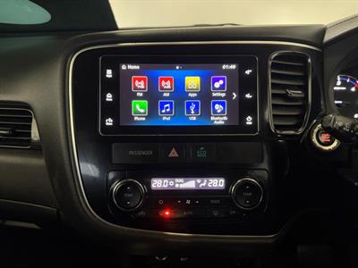 2016 Mitsubishi Outlander - Thumbnail