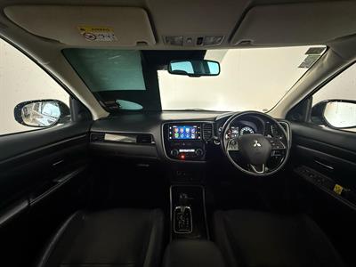 2016 Mitsubishi Outlander - Thumbnail