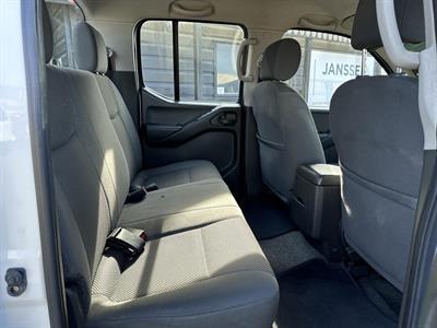 2011 Nissan NAVARA - Thumbnail