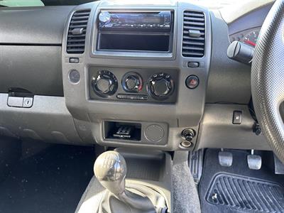 2011 Nissan NAVARA - Thumbnail