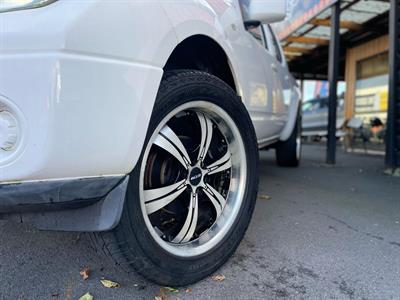 2011 Nissan NAVARA - Thumbnail