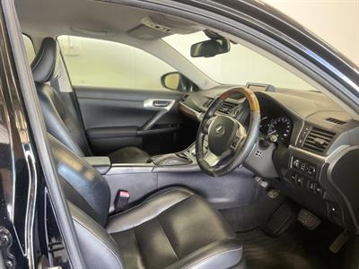 2011 Lexus CT200H - Thumbnail