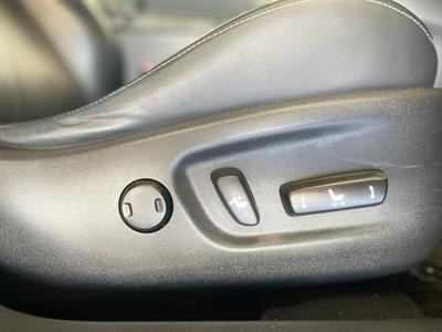 2011 Lexus CT200H - Thumbnail