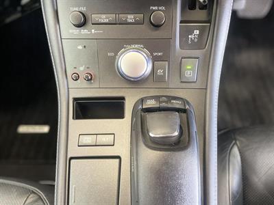 2011 Lexus CT200H - Thumbnail