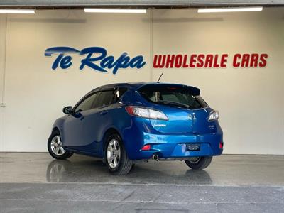 2012 Mazda Axela - Thumbnail