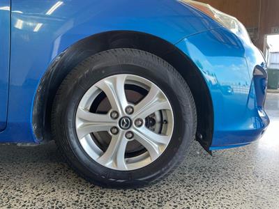 2012 Mazda Axela - Thumbnail