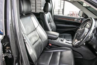 2012 Jeep GRAND CHEROKEE - Thumbnail
