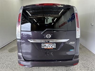 2011 Nissan Serena - Thumbnail