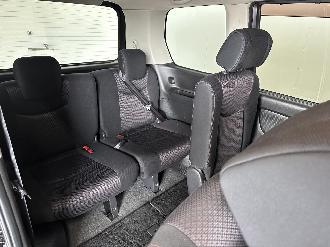 2011 Nissan Serena