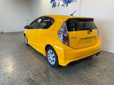 2012 Toyota AQUA - Thumbnail