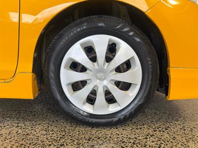 2012 Toyota AQUA - Thumbnail