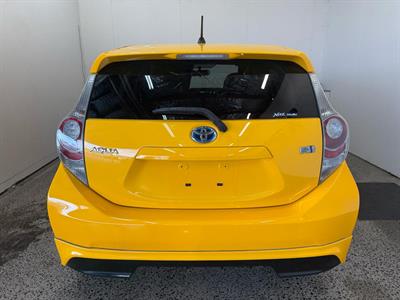 2012 Toyota AQUA - Thumbnail