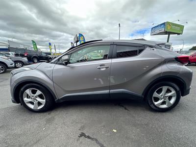 2017 Toyota C-HR - Thumbnail