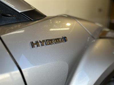 2017 Toyota C-HR - Thumbnail