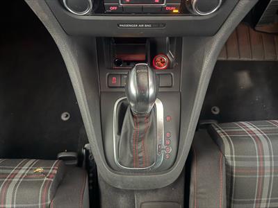 2012 Volkswagen Golf - Thumbnail