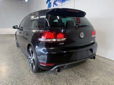 2012 Volkswagen Golf - Thumbnail