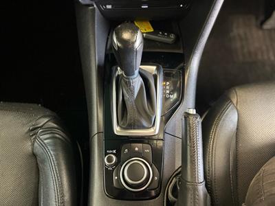 2016 Mazda Axela - Thumbnail