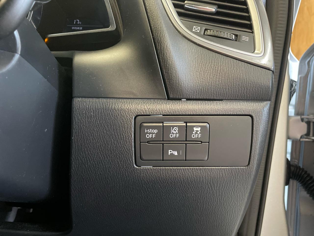 2016 Mazda Axela