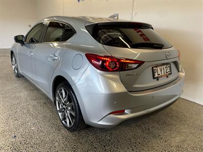 2016 Mazda Axela - Thumbnail