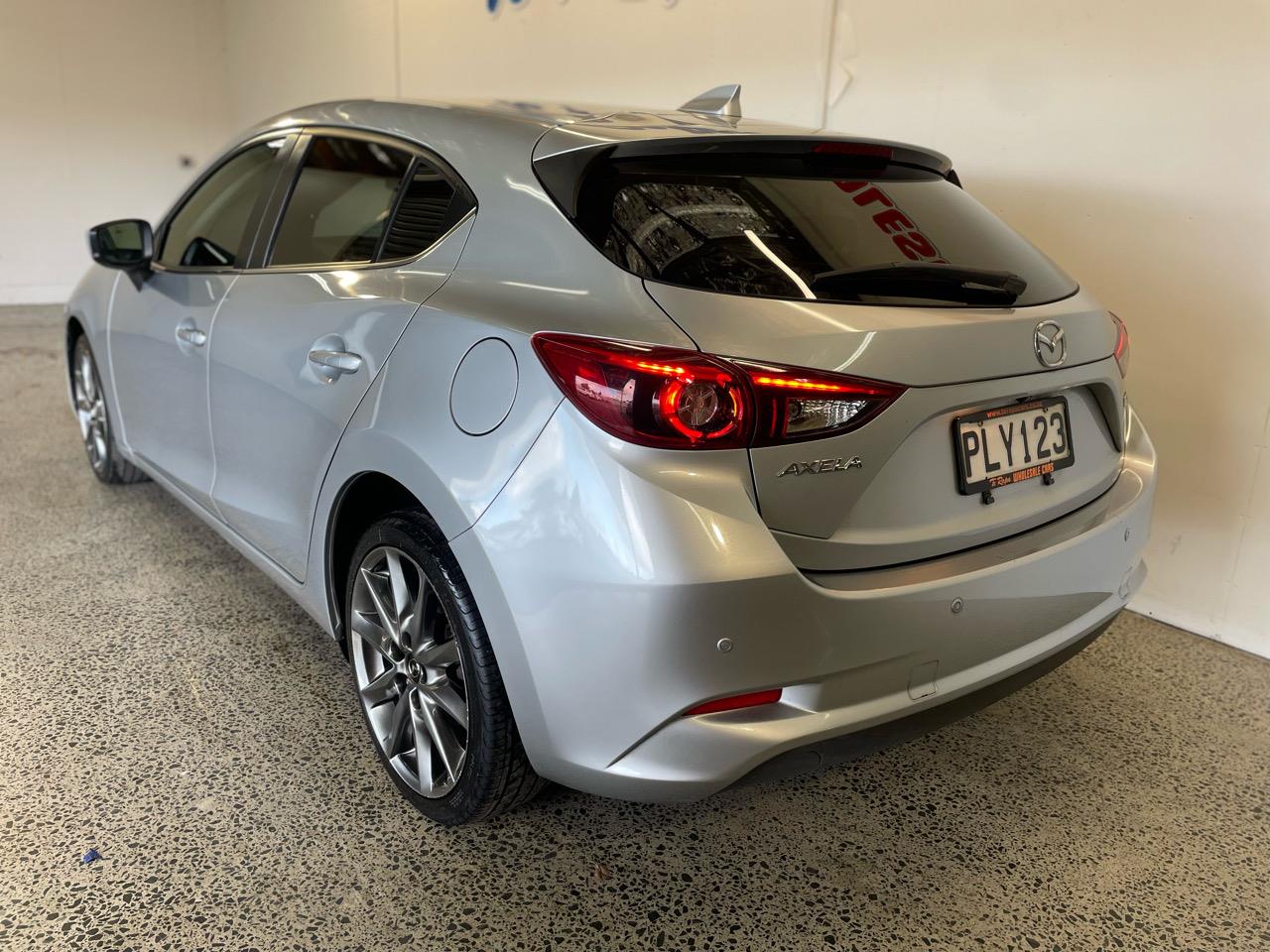 2016 Mazda Axela
