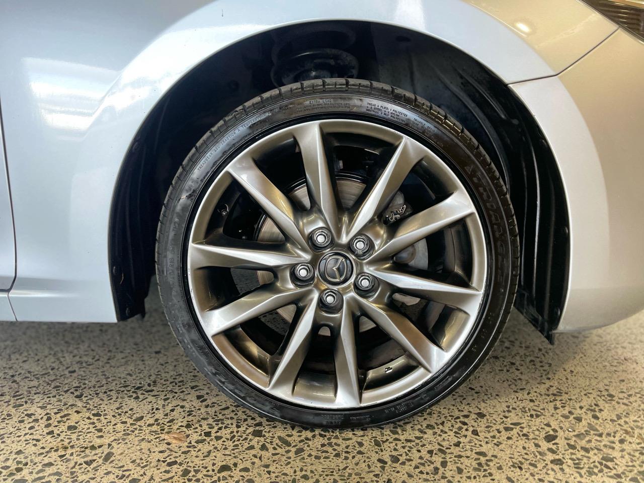 2016 Mazda Axela