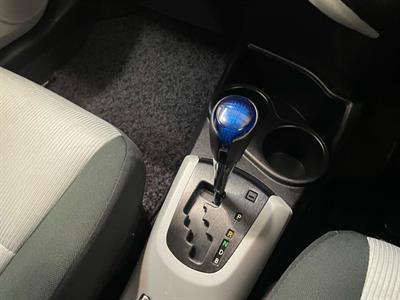2012 Toyota AQUA - Thumbnail