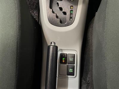 2012 Toyota AQUA - Thumbnail