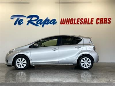 2012 Toyota AQUA - Thumbnail