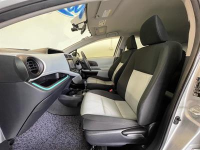 2012 Toyota AQUA - Thumbnail