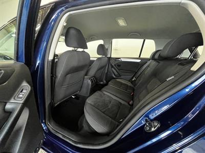 2012 Volkswagen Golf - Thumbnail
