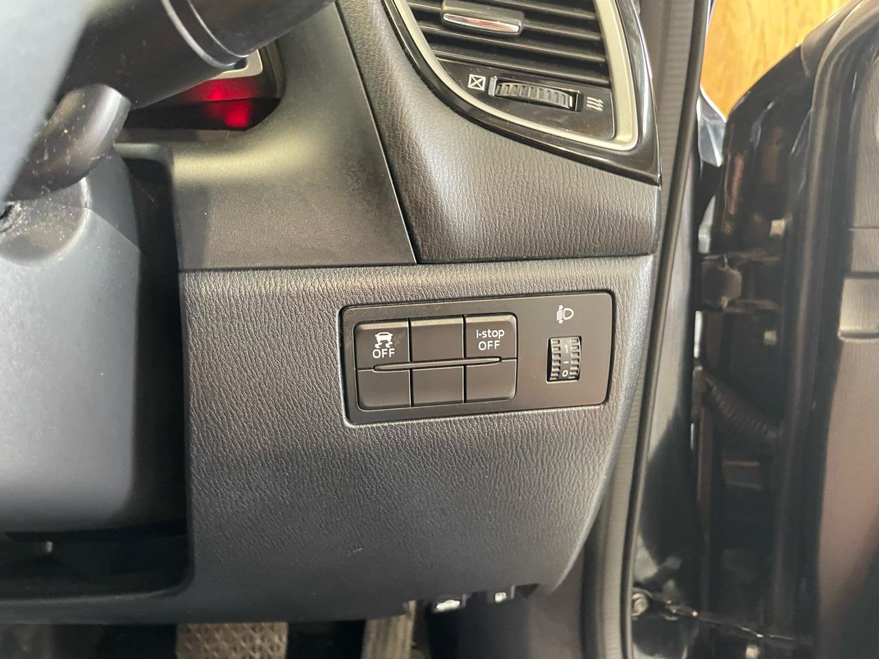 2014 Mazda Axela