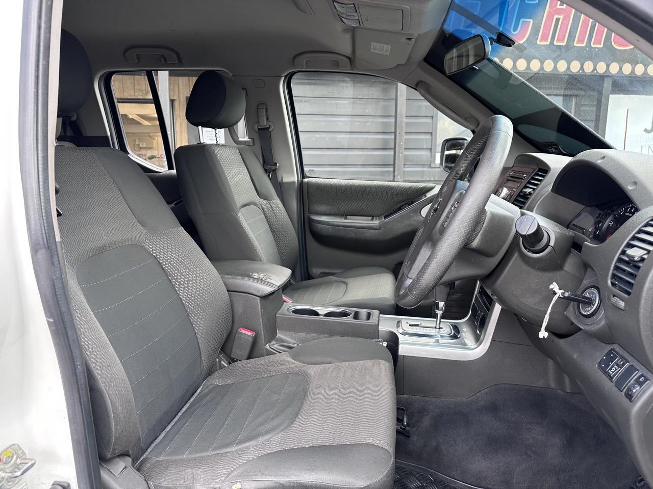 2010 Nissan NAVARA