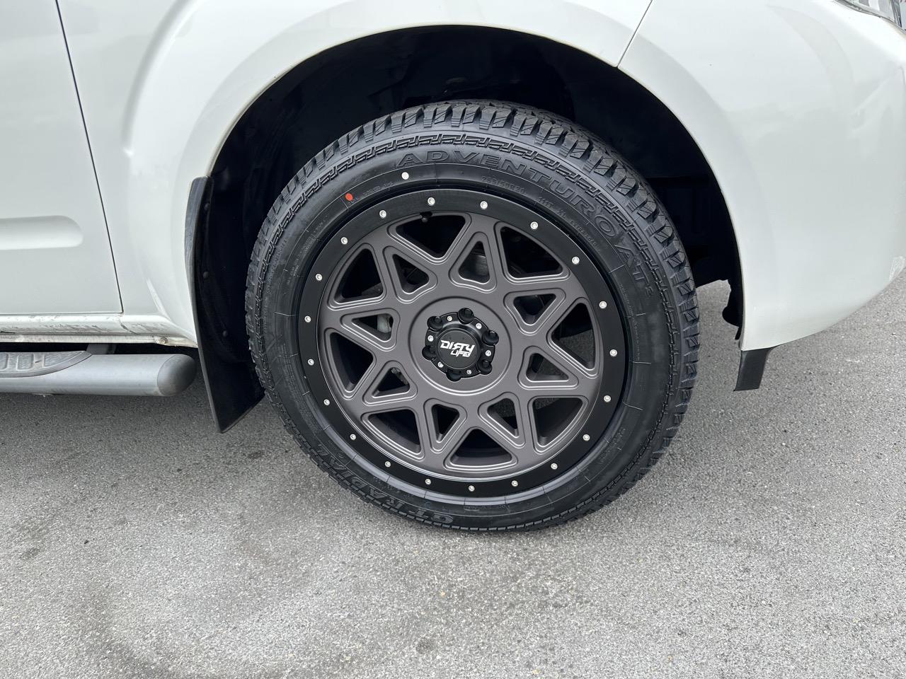2010 Nissan NAVARA