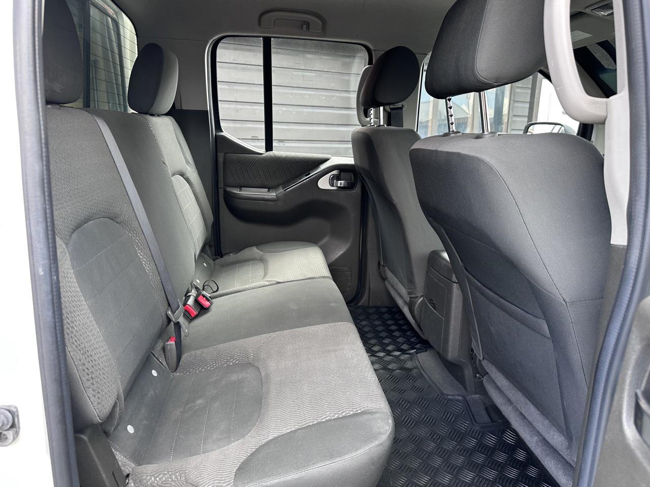 2010 Nissan NAVARA