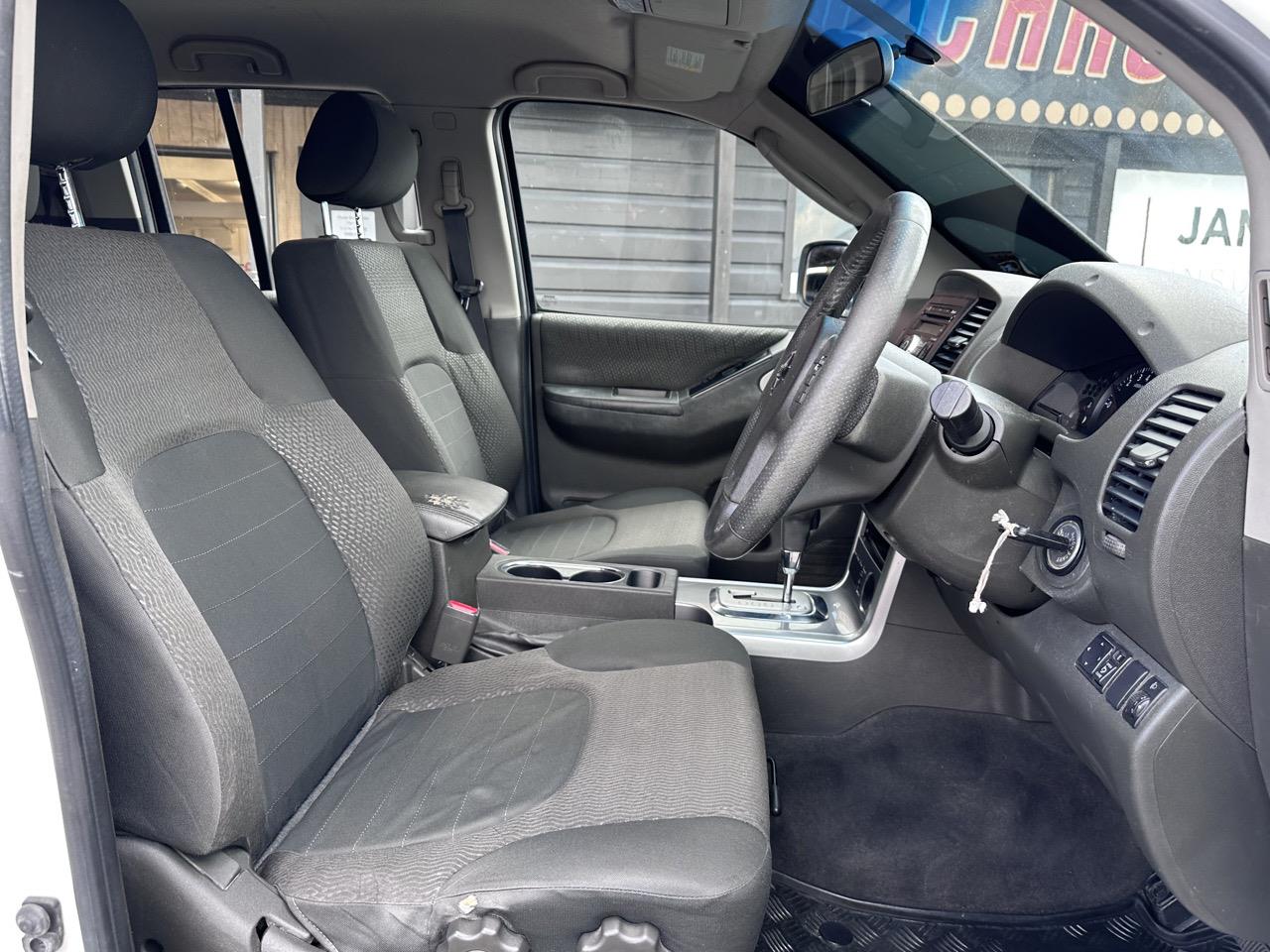 2010 Nissan NAVARA