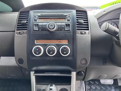 2010 Nissan NAVARA - Thumbnail