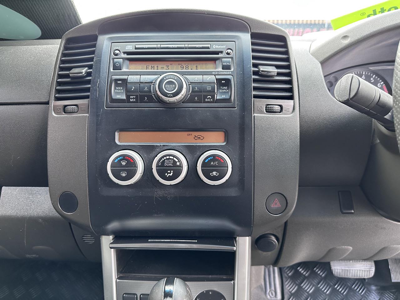 2010 Nissan NAVARA