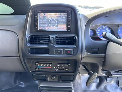 2013 Nissan NAVARA - Thumbnail