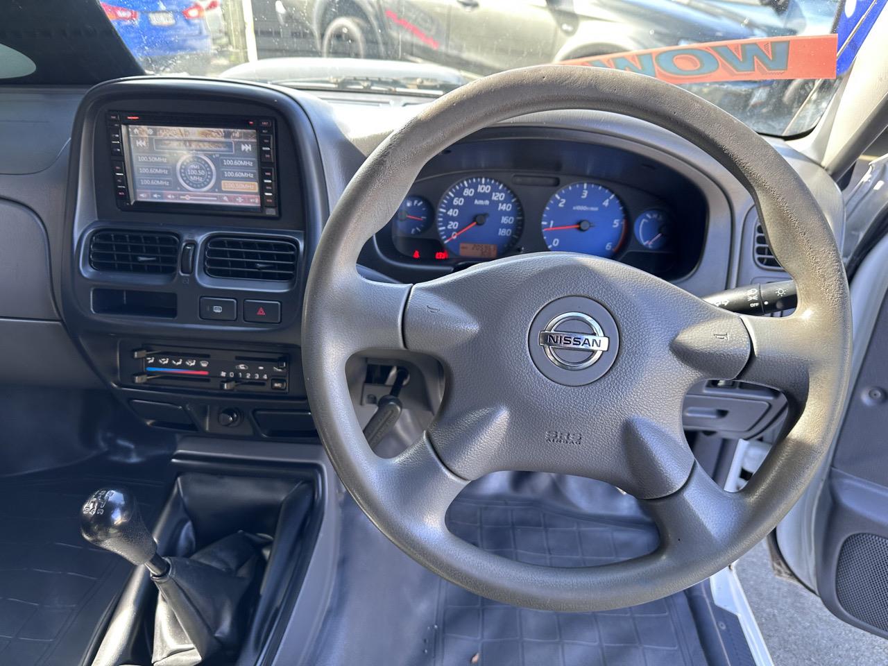 2013 Nissan NAVARA