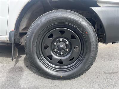 2013 Nissan NAVARA - Thumbnail