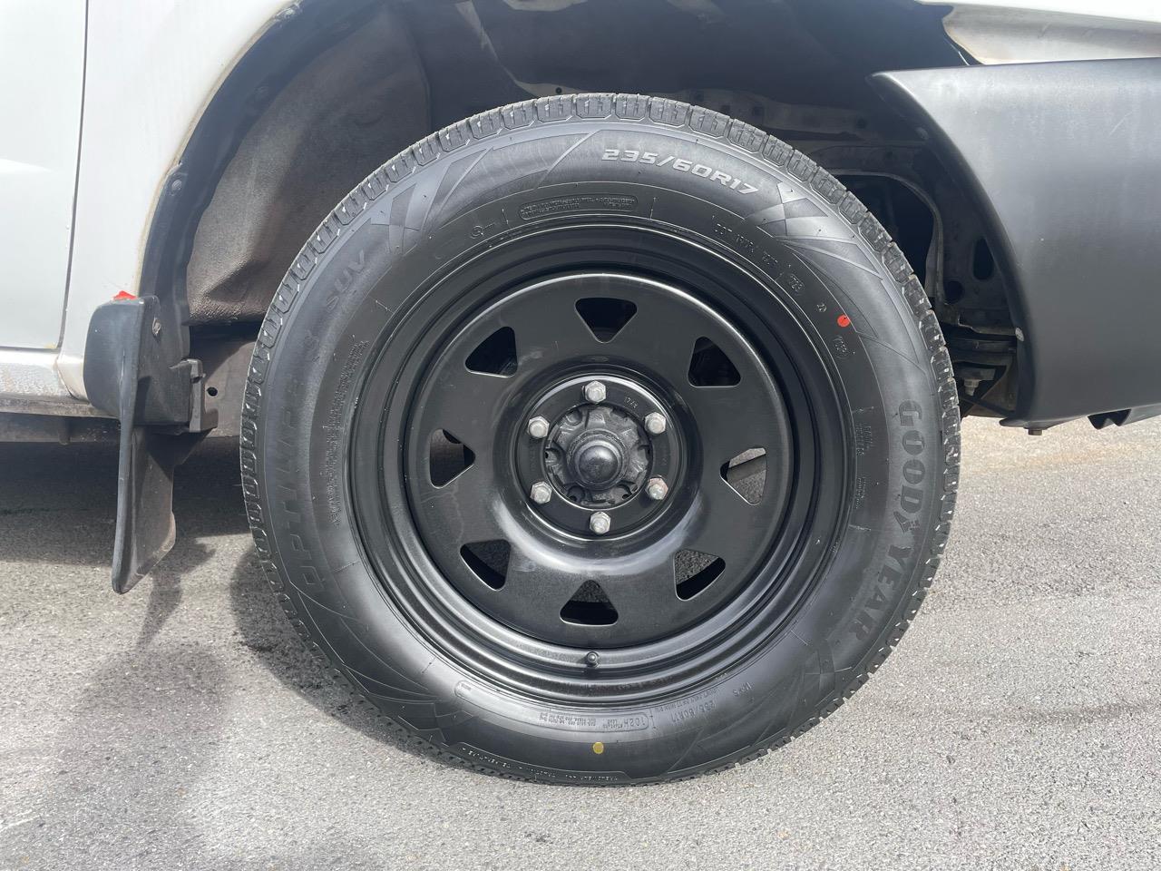2013 Nissan NAVARA