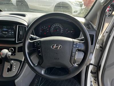 2017 Hyundai Iload - Thumbnail