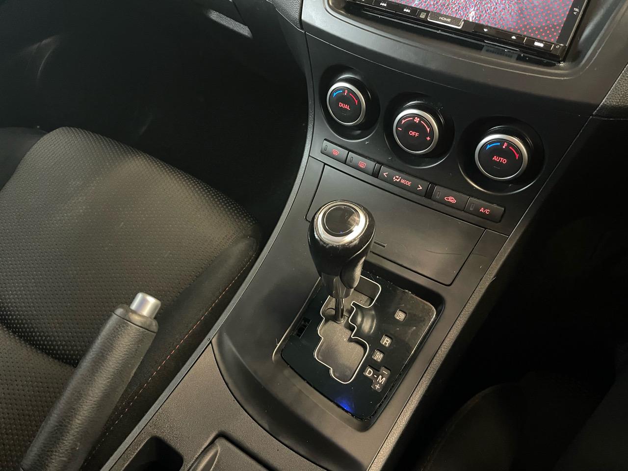 2013 Mazda Axela