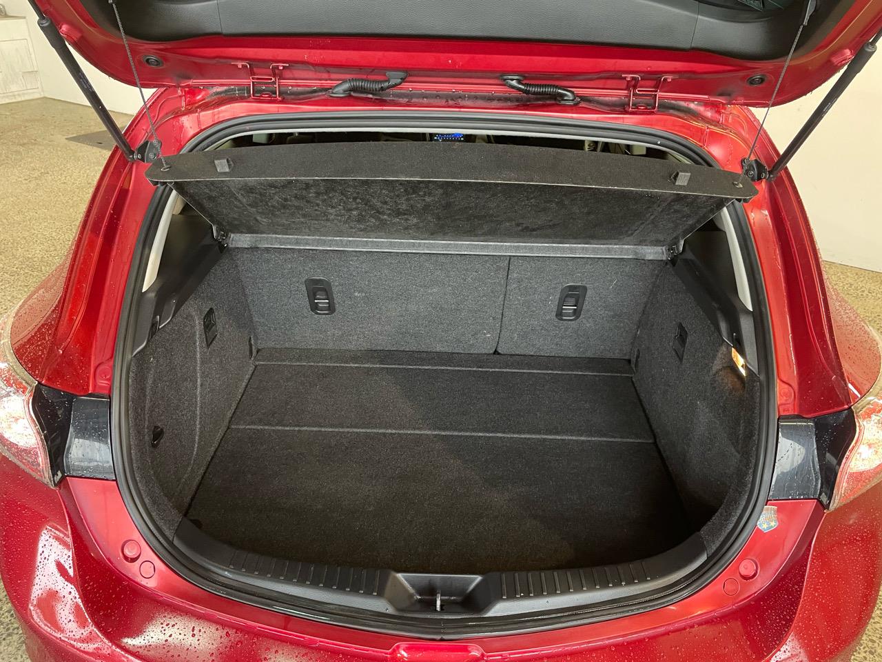 2013 Mazda Axela