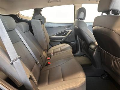 2017 Hyundai Santa Fe - Thumbnail