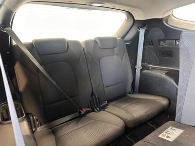 2017 Hyundai Santa Fe - Thumbnail