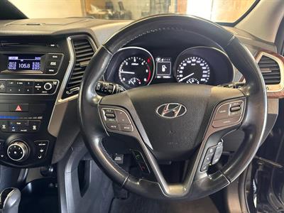 2017 Hyundai Santa Fe - Thumbnail