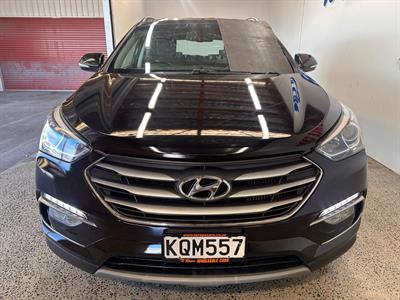 2017 Hyundai Santa Fe - Thumbnail