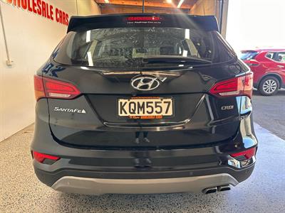 2017 Hyundai Santa Fe - Thumbnail